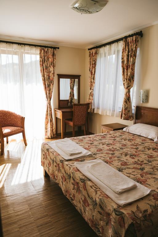 Villa Maria, Complex Aleksandria ドブリニシュテ エクステリア 写真